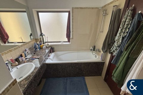 Apartment in Jumeirah Beach Residence, Dubai 2 bedrooms, 121 sq.m. № 76223 - photo 10