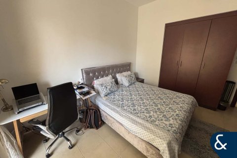 Apartment in Jumeirah Beach Residence, Dubai 2 bedrooms, 121 sq.m. № 76223 - photo 15