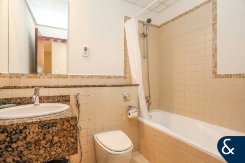 Apartment in Amwaj, Jumeirah Beach Residence, Dubai 2 bedrooms, 119 sq.m. № 76224 - photo 11