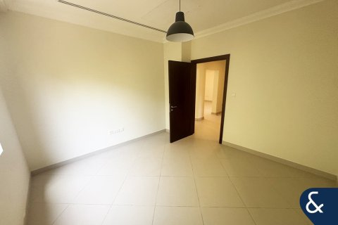 Villa in Arabian Ranches 2, Dubai 6 bedrooms, 558 sq.m. № 76221 - photo 26