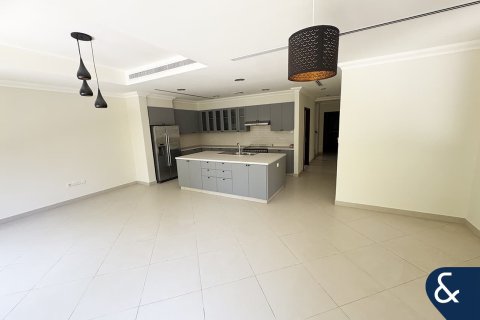 Villa in Arabian Ranches 2, Dubai 6 bedrooms, 558 sq.m. № 76221 - photo 16