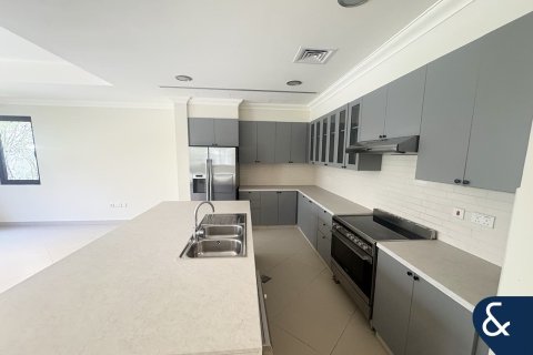 Villa in Arabian Ranches 2, Dubai 6 bedrooms, 558 sq.m. № 76221 - photo 4