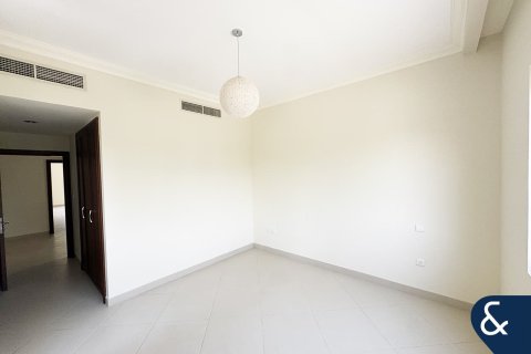Villa in Arabian Ranches 2, Dubai 6 bedrooms, 558 sq.m. № 76221 - photo 24