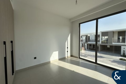 Townhouse in Aura, Tilal Al Ghaf, Dubai 4 bedrooms, 227 sq.m. № 76222 - photo 5