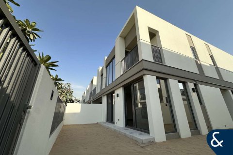 Townhouse in Aura, Tilal Al Ghaf, Dubai 4 bedrooms, 227 sq.m. № 76222 - photo 1