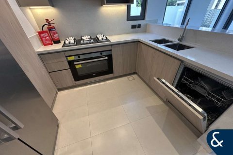 Townhouse in Aura, Tilal Al Ghaf, Dubai 4 bedrooms, 227 sq.m. № 76222 - photo 20