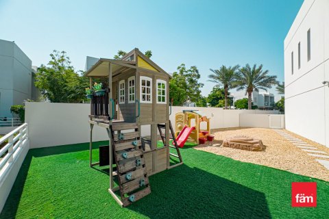 Townhouse in Dubai 3 bedrooms, 315.7 sq.m. № 52159 - photo 11