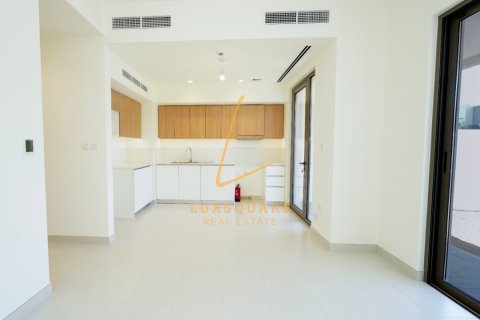 Снять в аренду виллу в Dubai South (Dubai World Central), Дубай: 3 спальни, 151м², № 70986 - фото 4