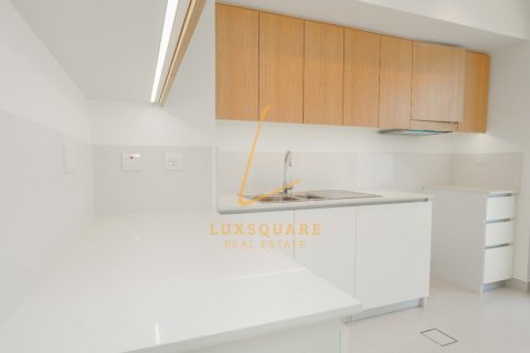 Снять в аренду виллу в Dubai South (Dubai World Central), Дубай: 3 спальни, 151м², № 70986 - фото 6