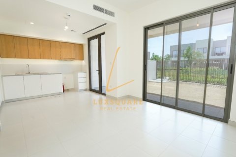 Снять в аренду виллу в Dubai South (Dubai World Central), Дубай: 3 спальни, 151м², № 70986 - фото 1