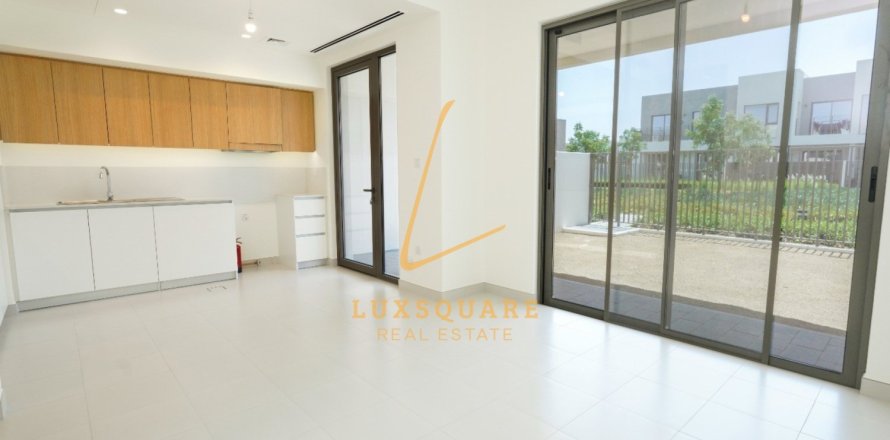 Вилла в Dubai South (Dubai World Central), Дубай, 3 спальни, 151м², № 70986