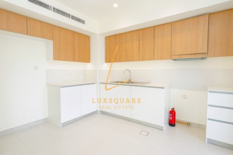 Снять в аренду виллу в Dubai South (Dubai World Central), Дубай: 3 спальни, 151м², № 70986 - фото 5