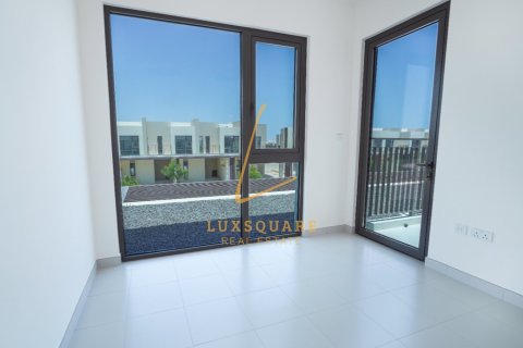 Снять в аренду виллу в Dubai South (Dubai World Central), Дубай: 3 спальни, 151м², № 70986 - фото 9