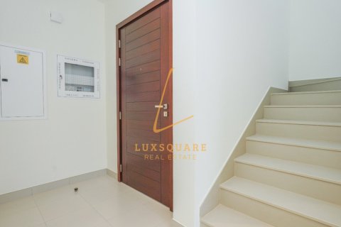 Снять в аренду виллу в Dubai South (Dubai World Central), Дубай: 3 спальни, 151м², № 70986 - фото 13