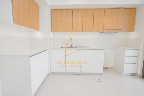 Снять в аренду виллу в Dubai South (Dubai World Central), Дубай: 3 спальни, 151м², № 70986 - фото 3