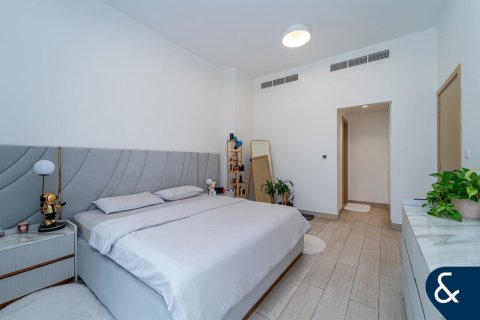 Villa in Victory Heights, Dubai Sports City, Dubai 4 bedrooms, 173 sq.m. № 76558 - photo 8