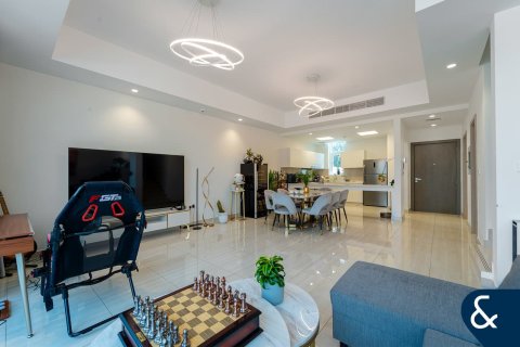 Villa in Victory Heights, Dubai Sports City, Dubai 4 bedrooms, 173 sq.m. № 76558 - photo 3