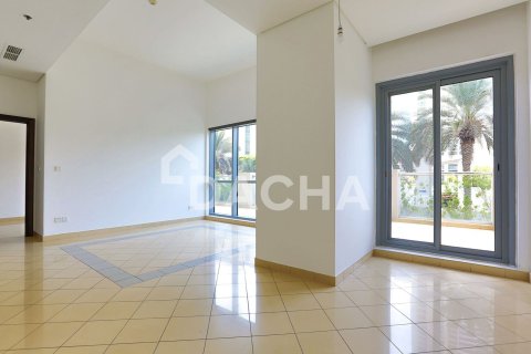 Купить квартиру в Golf Towers, The Views, Дубай: 1 спальня, 106м², № 105424 - фото 2