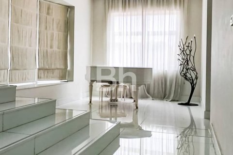 Villa in Umm Suqeim, Dubai 7 bedrooms, 743 sq.m. № 21186 - photo 3