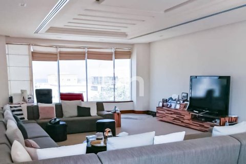 Villa in Umm Suqeim, Dubai 7 bedrooms, 743 sq.m. № 21186 - photo 6