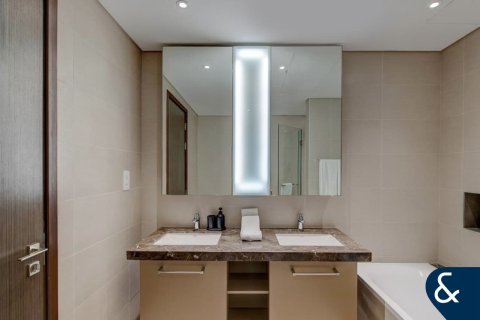 Apartment in Downtown Dubai (Downtown Burj Dubai), Dubai 2 bedrooms, 146 sq.m. № 88573 - photo 4