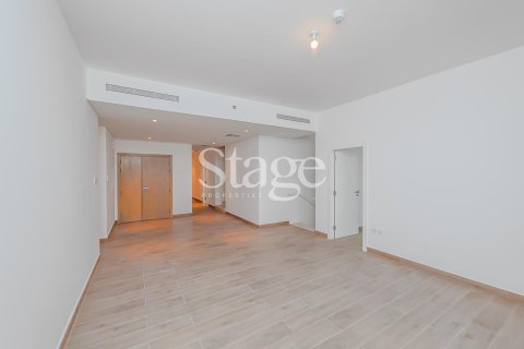 Duplex in Dubai 6 bedrooms, 753 sq.m. № 122163 - photo 20