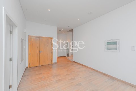 Duplex in Dubai 6 bedrooms, 753 sq.m. № 122163 - photo 12