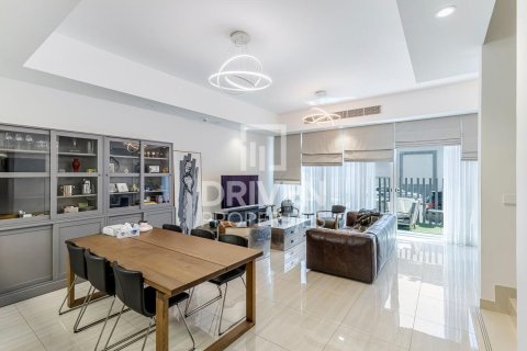 Maison de ville à Victory Heights, Dubai Sports City, Dubai, 4 chambres, 157.1 m², № 138245 - photo 4