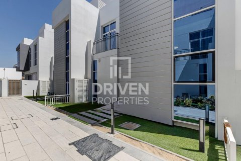Maison de ville à Victory Heights, Dubai Sports City, Dubai, 4 chambres, 157.1 m², № 138245 - photo 16