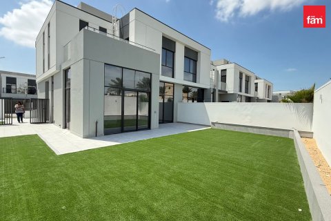 Adosado en Al Furjan, Dubai, 4 dormitorios, 407.7 m², № 11974 - foto 1