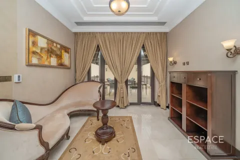 Villa in Palm Jumeirah, Dubai 4 bedrooms, 369 sq.m. № 122843 - photo 11
