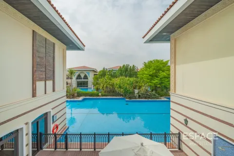 Villa in Palm Jumeirah, Dubai 4 bedrooms, 369 sq.m. № 122843 - photo 19
