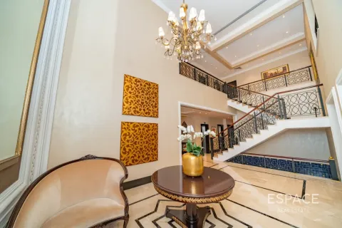 Villa en Palm Jumeirah, Dubai, 5 dormitorios, 413 m², № 122842
