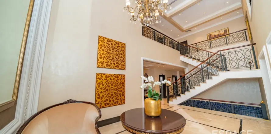 Villa en Palm Jumeirah, Dubai, 5 dormitorios, 413 m², № 122842