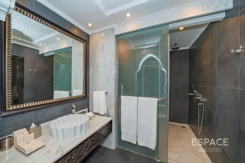 Villa en Palm Jumeirah, Dubai, 5 dormitorios, 413 m², № 122842 - foto 17