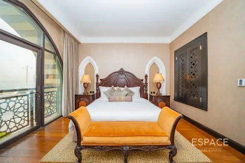 Villa en Palm Jumeirah, Dubai, 5 dormitorios, 413 m², № 122842 - foto 14