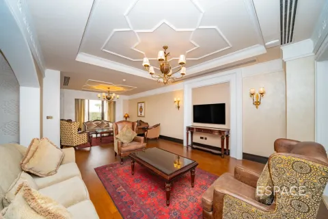 Villa en Palm Jumeirah, Dubai, 5 dormitorios, 413 m², № 122842 - foto 3