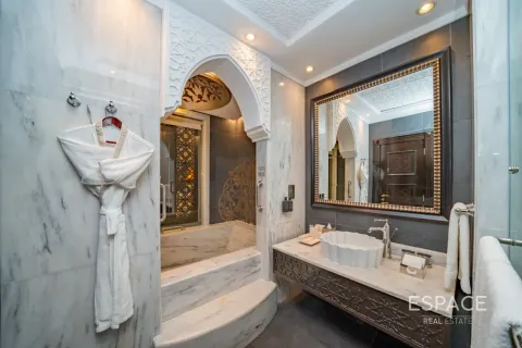 Villa en Palm Jumeirah, Dubai, 5 dormitorios, 413 m², № 122842 - foto 16