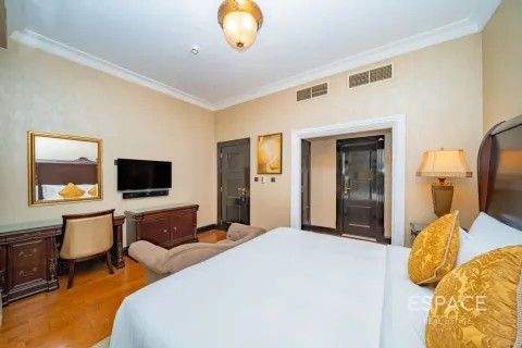 Villa en Palm Jumeirah, Dubai, 5 dormitorios, 413 m², № 122842 - foto 12