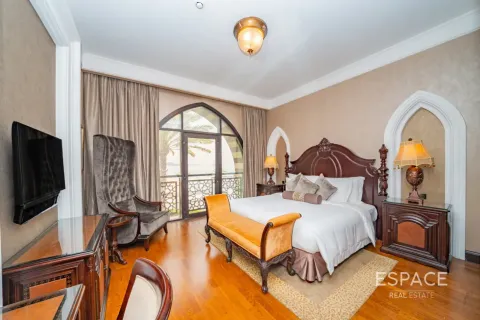 Villa en Palm Jumeirah, Dubai, 5 dormitorios, 413 m², № 122842 - foto 13