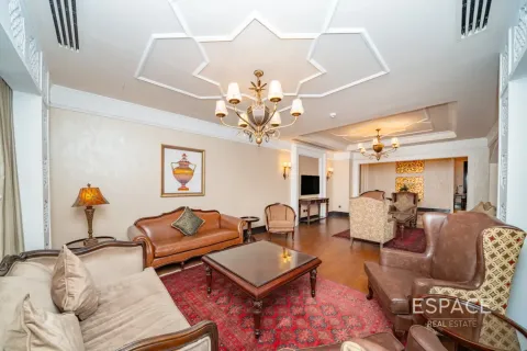 Villa en Palm Jumeirah, Dubai, 5 dormitorios, 413 m², № 122842 - foto 4