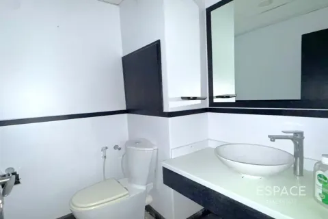 Apartment in Jumeirah Beach Residence, Dubai 2 bedrooms, 123 sq.m. № 122848 - photo 9