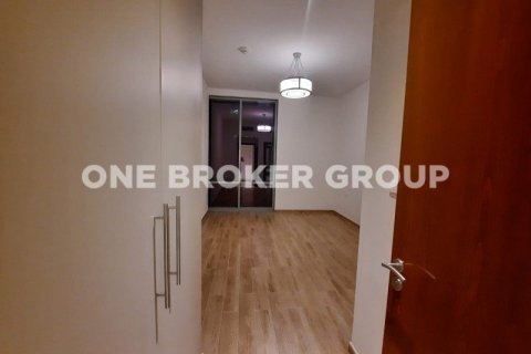 Снять в аренду квартиру в Бизнес-Бэе, Дубай: 3 спальни, 188м², № 617 - фото 3