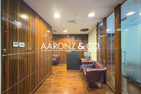 Снять в аренду офис в Джумейра Лейк Тауэрс, Дубай: 126м², № 78261 - фото 4