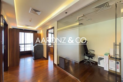 Снять в аренду офис в Джумейра Лейк Тауэрс, Дубай: 126м², № 78261 - фото 10