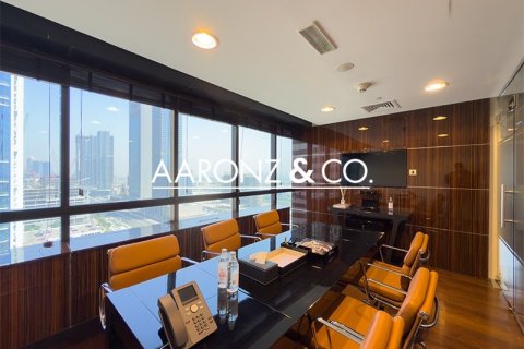 Снять в аренду офис в Джумейра Лейк Тауэрс, Дубай: 126м², № 78261 - фото 8