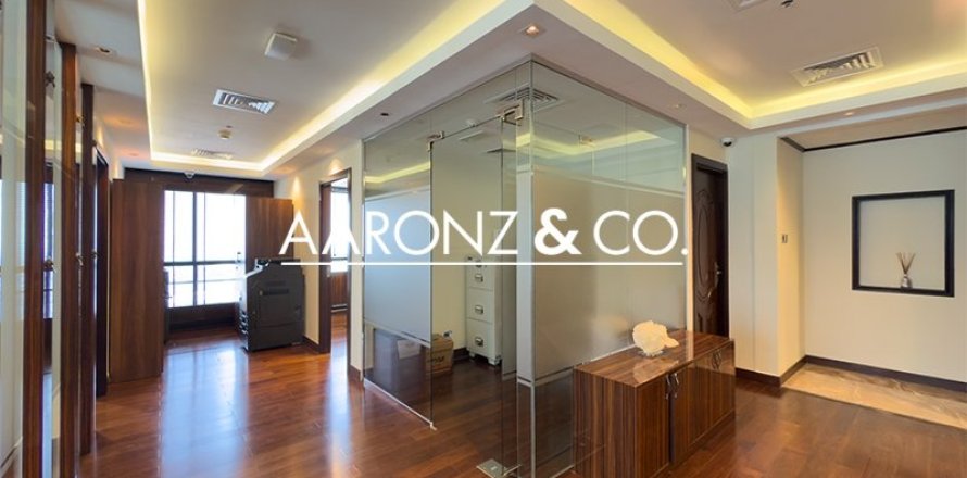 Офис в Джумейра Лейк Тауэрс, Дубай, 126м², № 78261