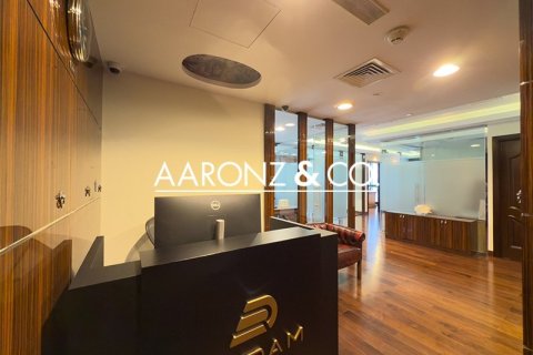 Снять в аренду офис в Джумейра Лейк Тауэрс, Дубай: 126м², № 78261 - фото 2