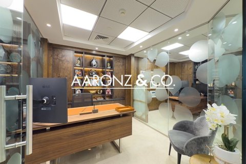 Oficina en Jumeirah Lake Towers, Dubai, 230 m², № 78259 - foto 3