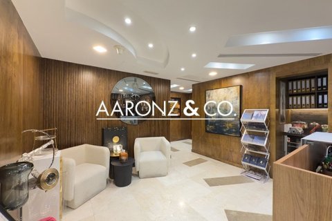 Oficina en Jumeirah Lake Towers, Dubai, 230 m², № 78259 - foto 5